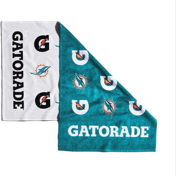 Gatorade Miami Dolphins Towel, NWT, great for Golf, soccer or Football field NFL - Picture 1 of 4